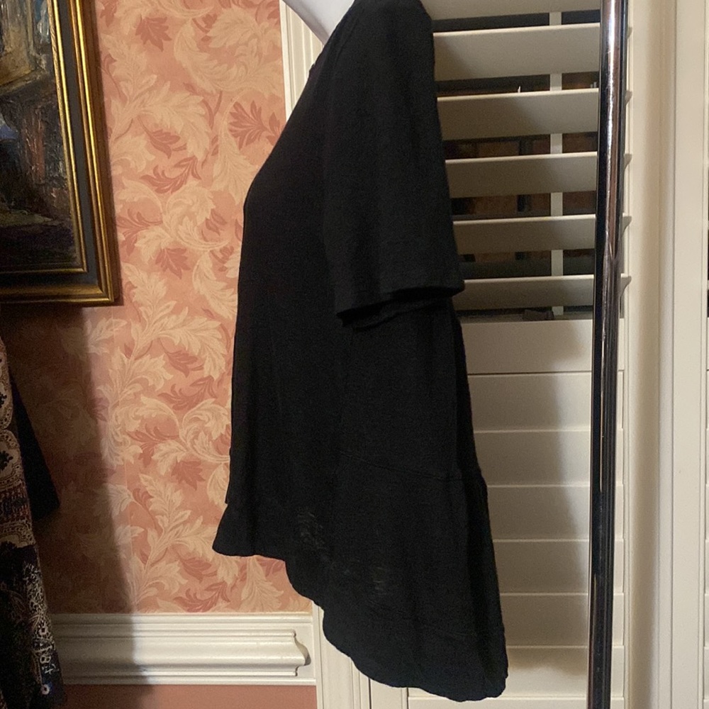Chico’s Black Hi-Lo 100% Linen Top, Size 1 - Picture 3 of 6